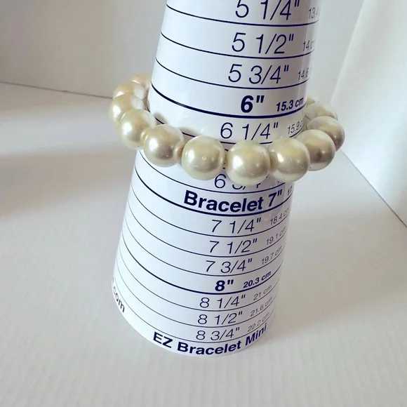 Faux pearl stretch bracelet set of 3 - Picture 6 of 8